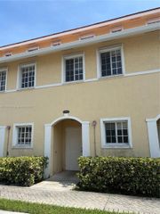 2050 NE 167th St 3-124, North Miami Beach, FL 33162
