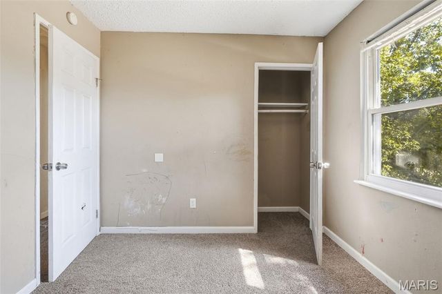 2465 Kingsford Drive, Florissant, MO 63031