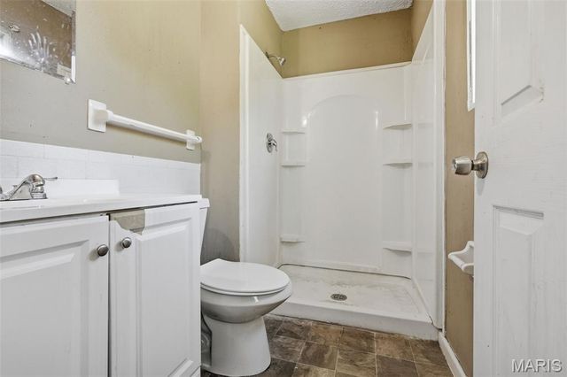 2465 Kingsford Drive, Florissant, MO 63031
