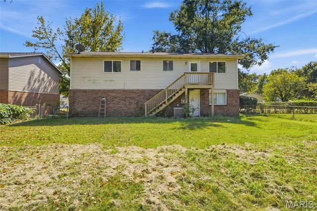 2465 Kingsford Drive, Florissant, MO 63031