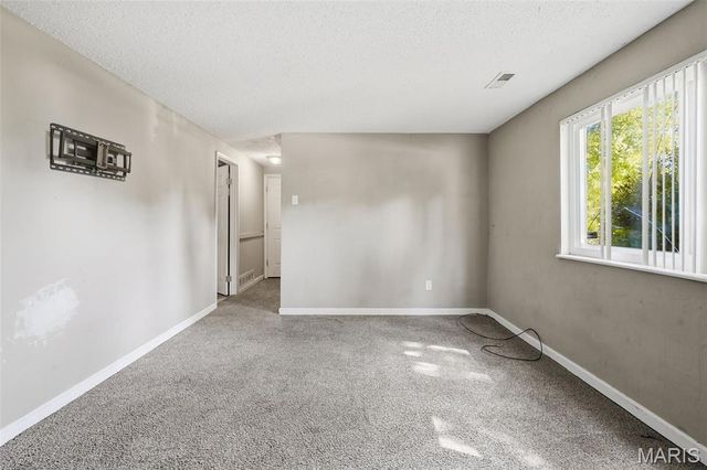 2465 Kingsford Drive, Florissant, MO 63031