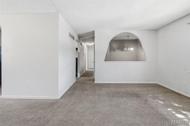 2465 Kingsford Drive, Florissant, MO 63031