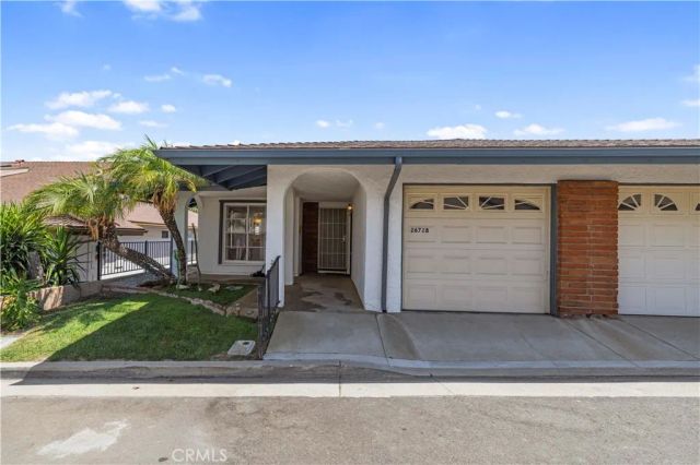 26728 Oak Garden Court, Newhall, CA 91321