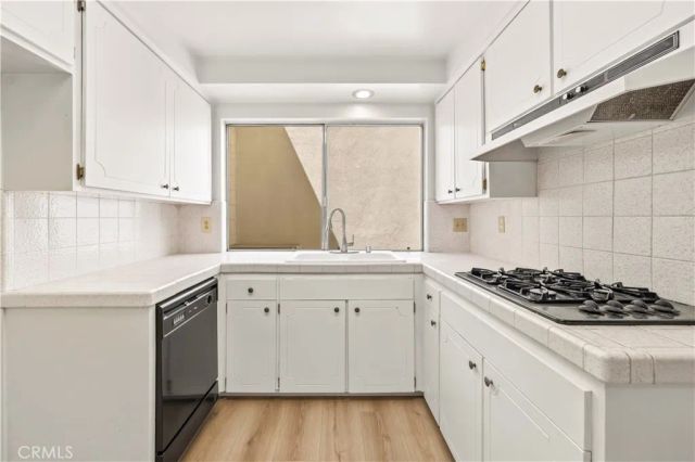 26728 Oak Garden Court, Newhall, CA 91321