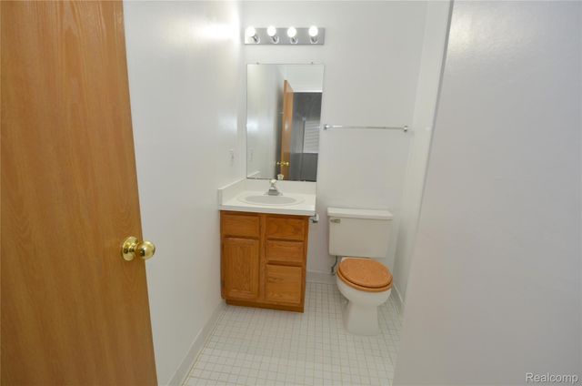 42803 Lilley Pointe Drive 139, Canton Charter Township, MI 48187