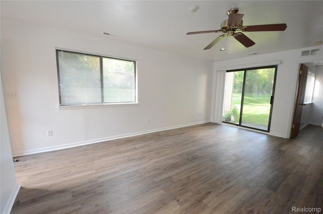 42803 Lilley Pointe Drive 139, Canton Charter Township, MI 48187