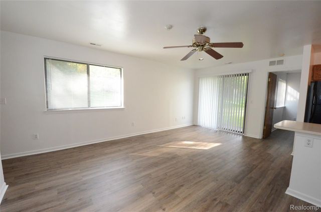 42803 Lilley Pointe Drive 139, Canton Charter Township, MI 48187