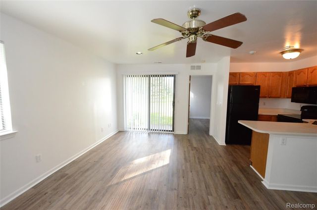 42803 Lilley Pointe Drive 139, Canton Charter Township, MI 48187