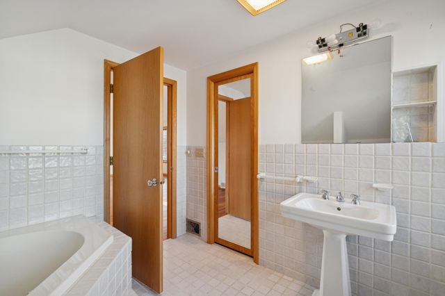 4050 Wooddale Avenue S, Saint Louis Park, MN 55416