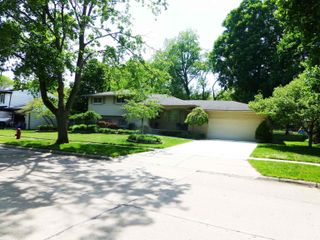 16117 Alpine Drive, Livonia, MI 48154