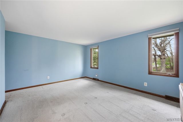 72 Little Robin Road, Amherst, NY 14228