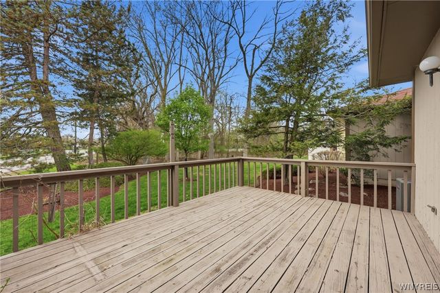 72 Little Robin Road, Amherst, NY 14228