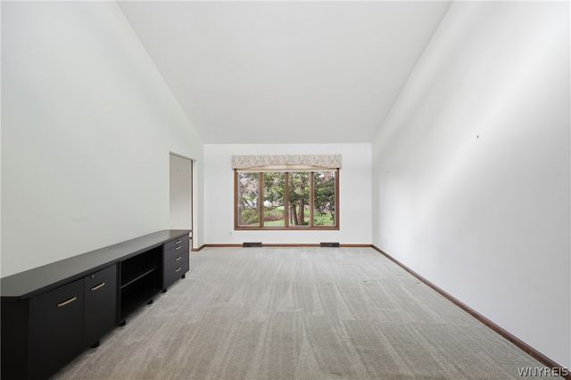 72 Little Robin Road, Amherst, NY 14228