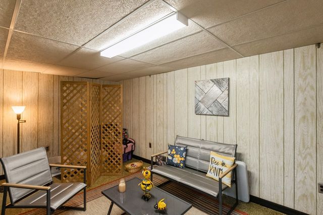 2311 E 39th Street, Des Moines, IA 50317