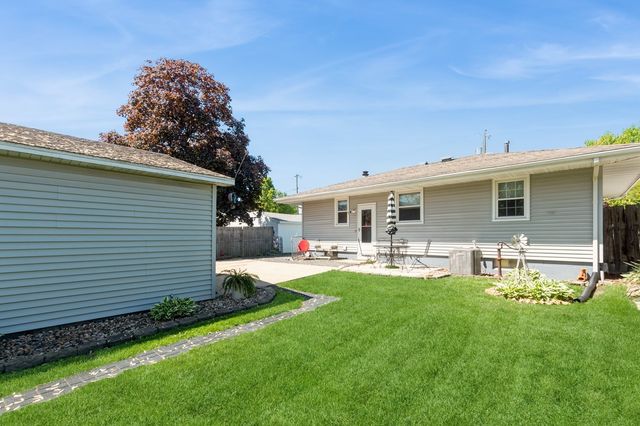 2311 E 39th Street, Des Moines, IA 50317