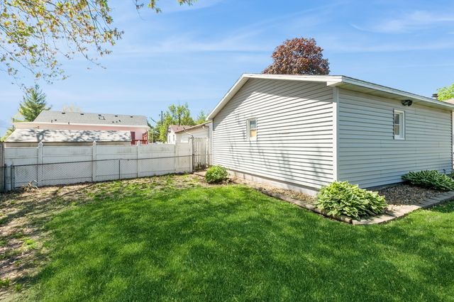 2311 E 39th Street, Des Moines, IA 50317