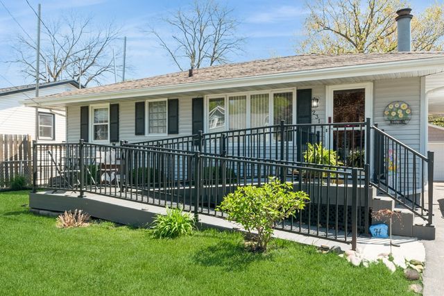 2311 E 39th Street, Des Moines, IA 50317