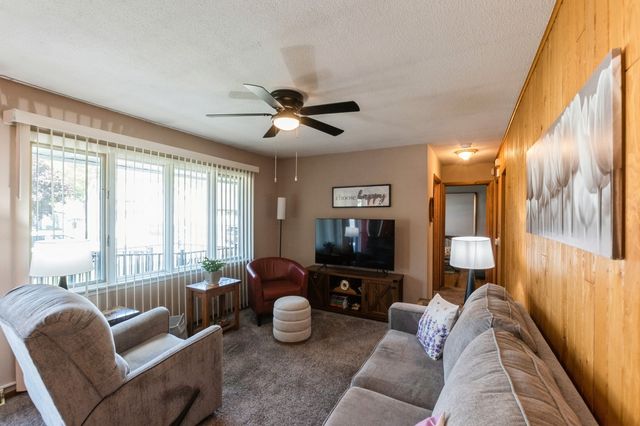 2311 E 39th Street, Des Moines, IA 50317