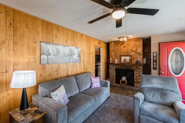 2311 E 39th Street, Des Moines, IA 50317