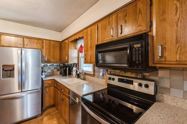 2311 E 39th Street, Des Moines, IA 50317