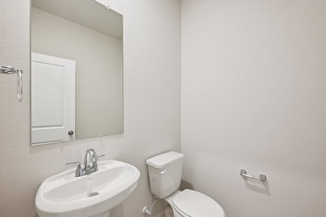 334 Amberville Drive, Red Oak, TX 75154