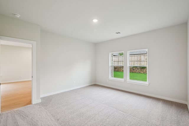 334 Amberville Drive, Red Oak, TX 75154