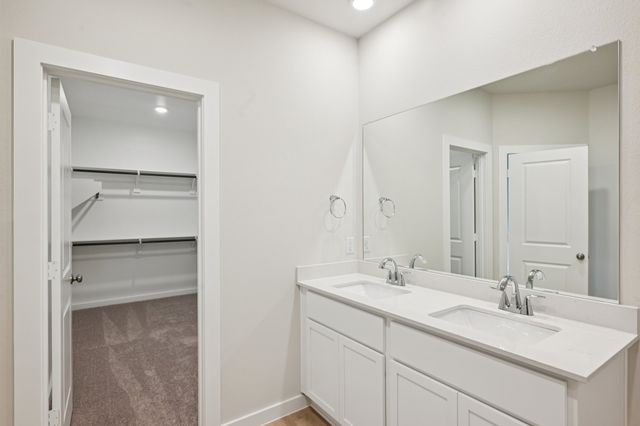 334 Amberville Drive, Red Oak, TX 75154