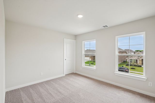 334 Amberville Drive, Red Oak, TX 75154