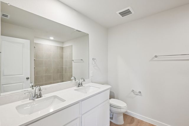 334 Amberville Drive, Red Oak, TX 75154