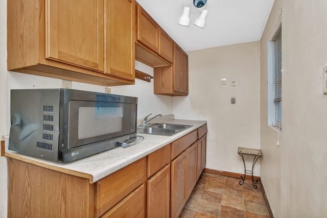 1108 E 9th Street, Lockport, IL 60441