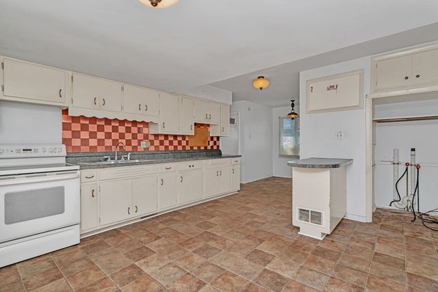 1108 E 9th Street, Lockport, IL 60441