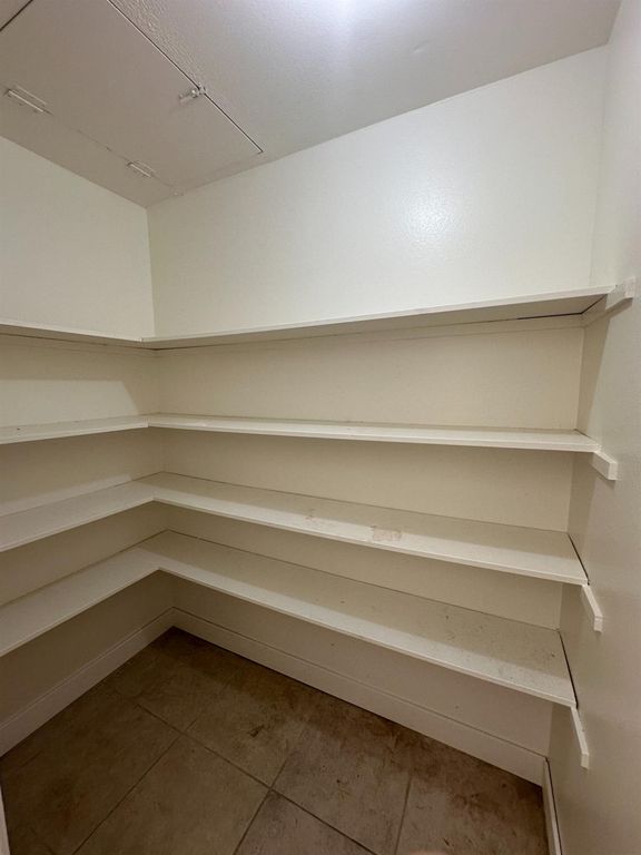 Image 12 of property listing at 1108 Pierce Drive # 101, Clovis, CA 93612