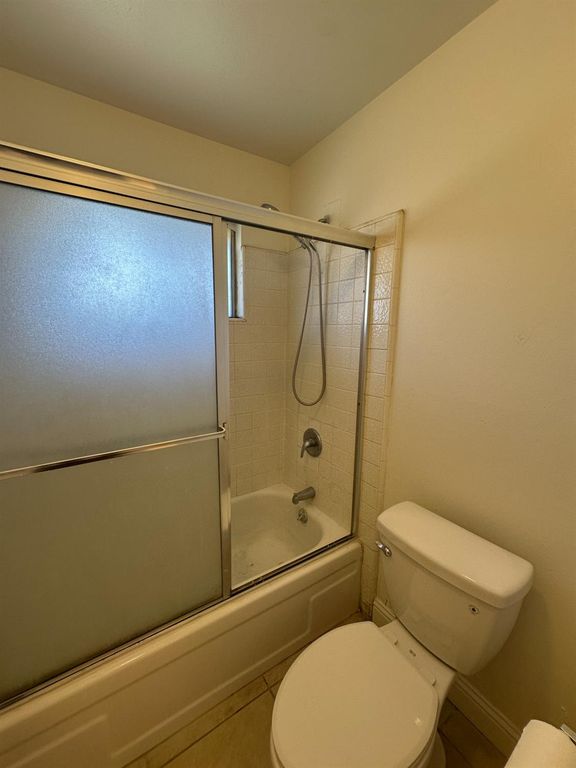 Image 16 of property listing at 1108 Pierce Drive # 101, Clovis, CA 93612