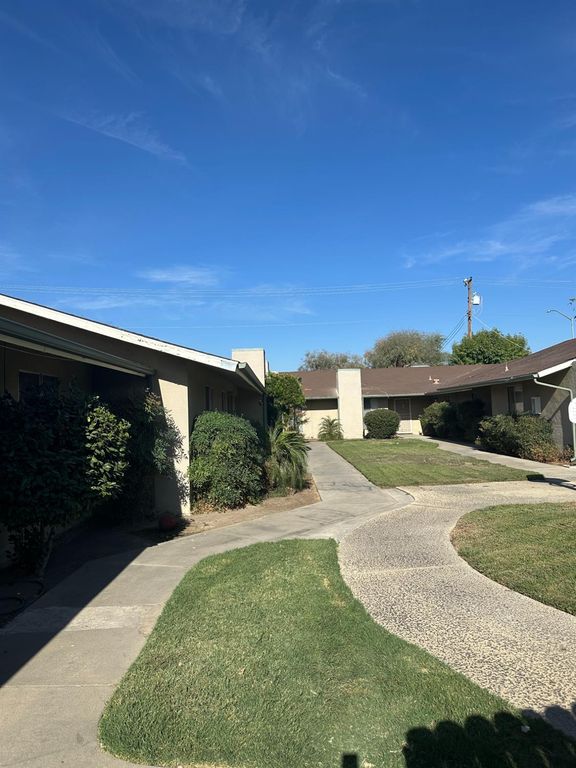 Image 2 of property listing at 1108 Pierce Drive # 101, Clovis, CA 93612