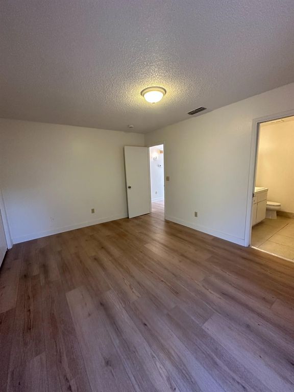 Image 21 of property listing at 1108 Pierce Drive # 101, Clovis, CA 93612