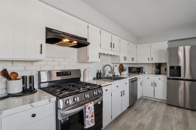 885 Alpine Road, Marion, IA 52302