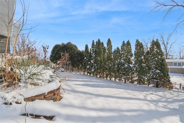 885 Alpine Road, Marion, IA 52302