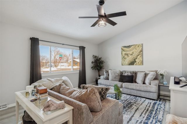 885 Alpine Road, Marion, IA 52302