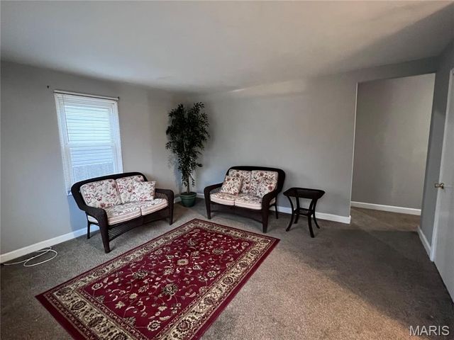 2675 Dunhill Drive, Maryland Heights, MO 63043