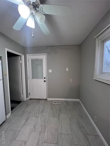 2675 Dunhill Drive, Maryland Heights, MO 63043