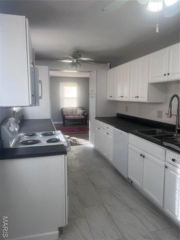 2675 Dunhill Drive, Maryland Heights, MO 63043