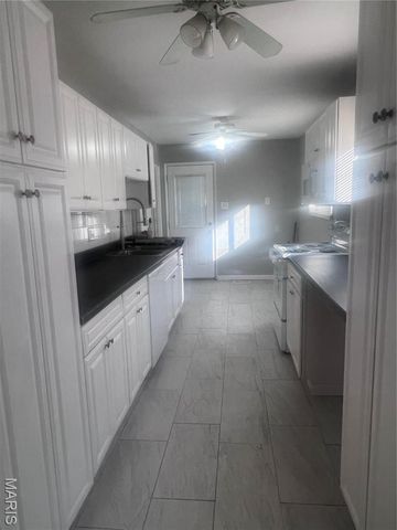 2675 Dunhill Drive, Maryland Heights, MO 63043