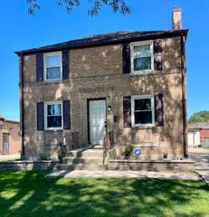 1331 Heidorn Avenue, Westchester, IL 60154