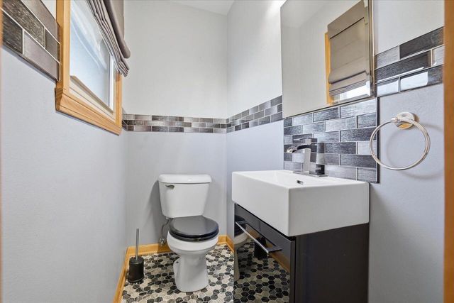 9320 W Howard AVENUE, Milwaukee, WI 53228