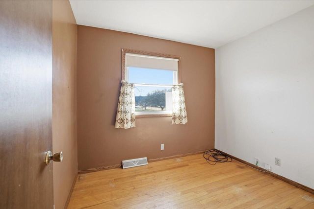 9320 W Howard AVENUE, Milwaukee, WI 53228