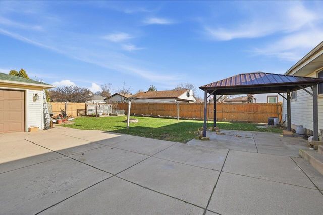 9320 W Howard AVENUE, Milwaukee, WI 53228