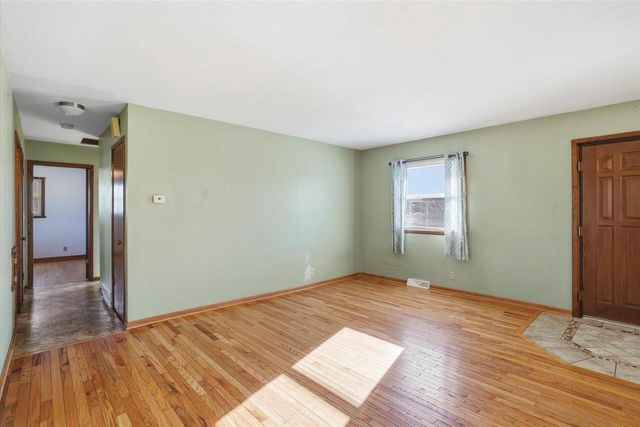 9320 W Howard AVENUE, Milwaukee, WI 53228