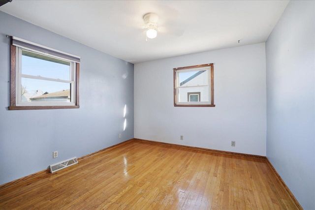 9320 W Howard AVENUE, Milwaukee, WI 53228