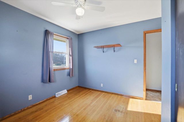 9320 W Howard AVENUE, Milwaukee, WI 53228