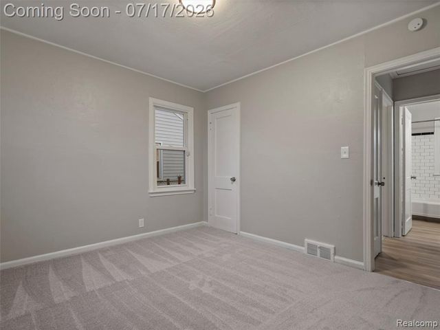 904 E Otis Avenue, Hazel Park, MI 48030